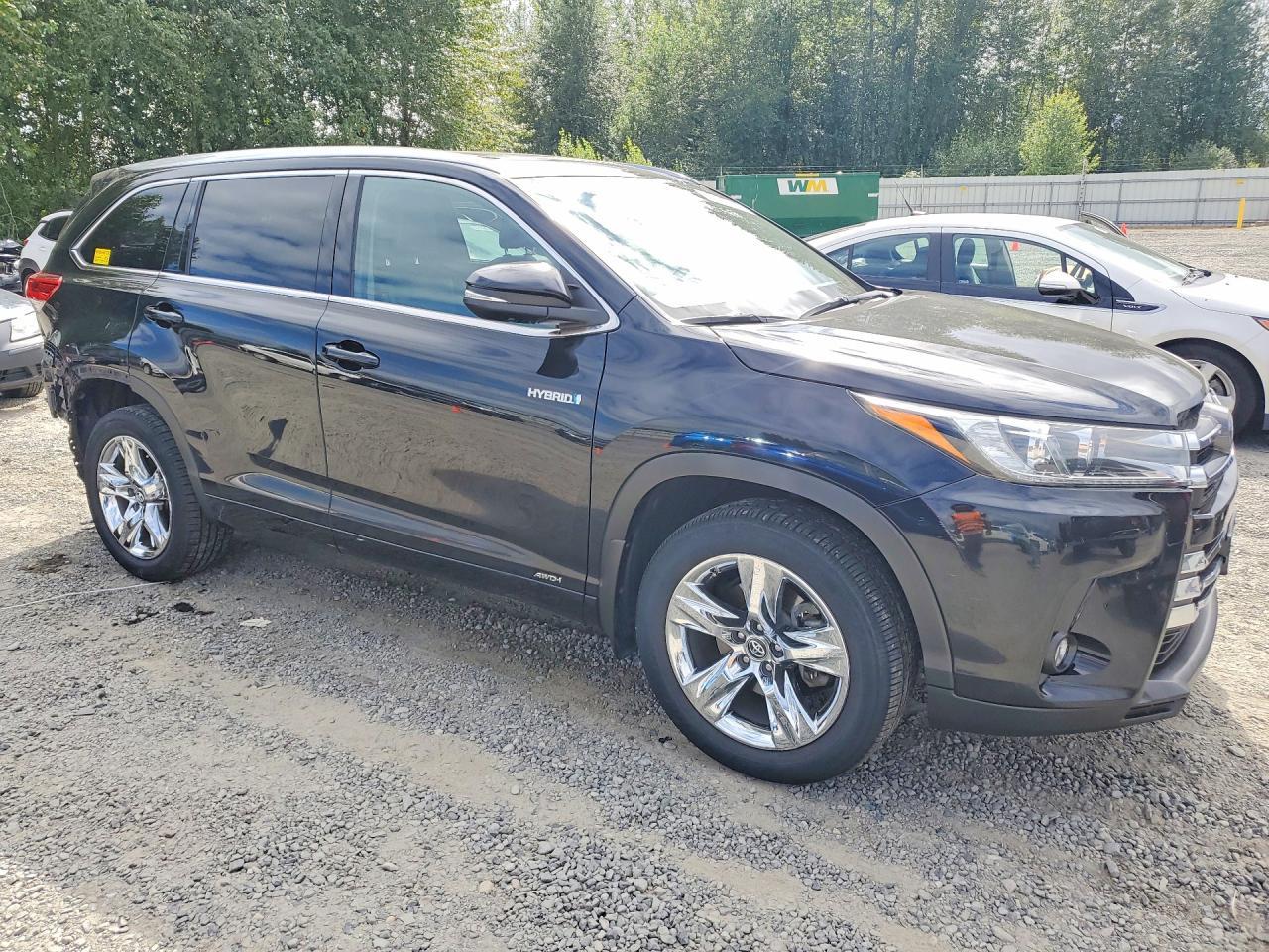2018 Toyota Highlander Hybrid Limited Platinum - Image 4