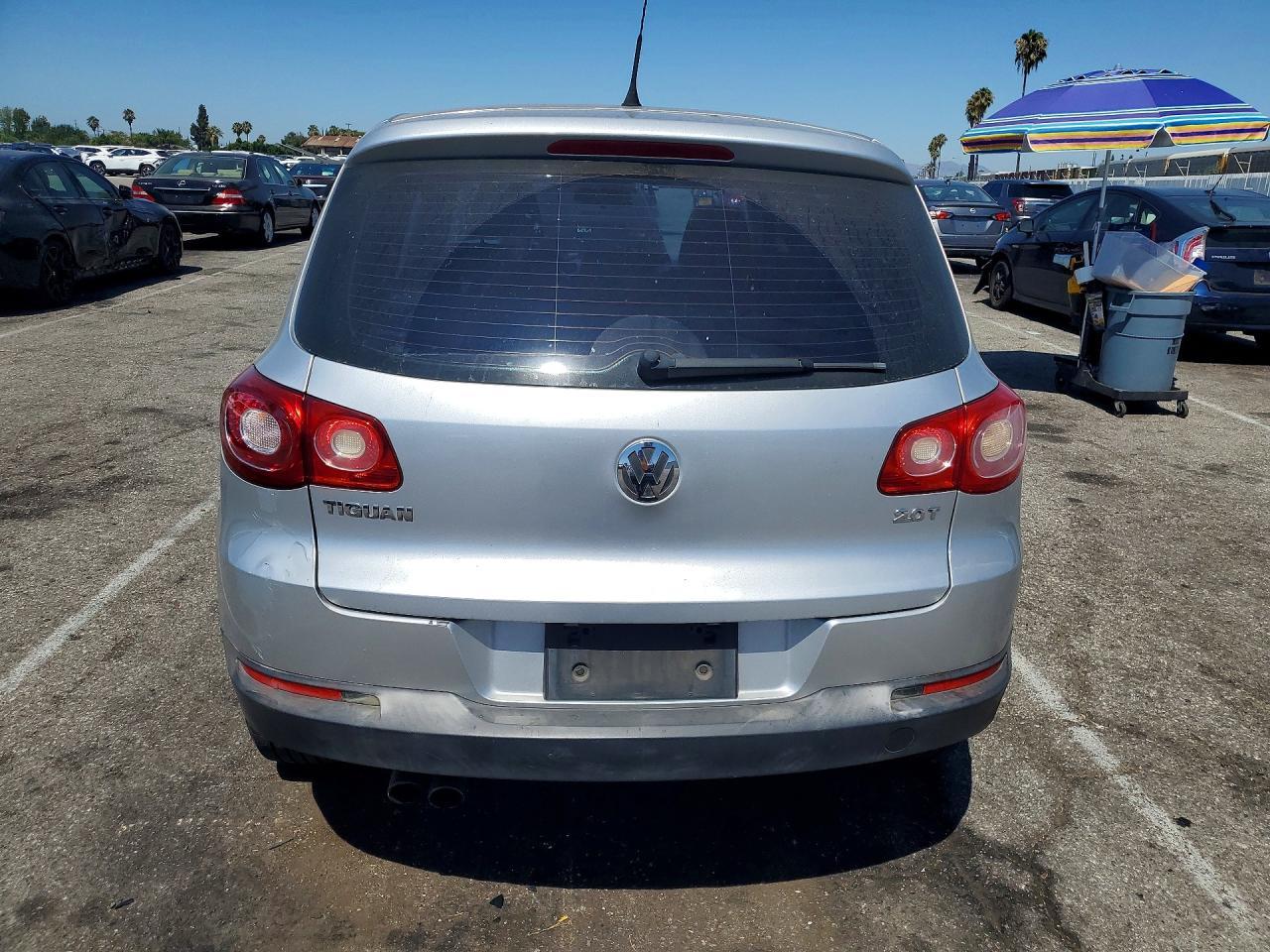 2011 Volkswagen Tiguan S - Фото 6
