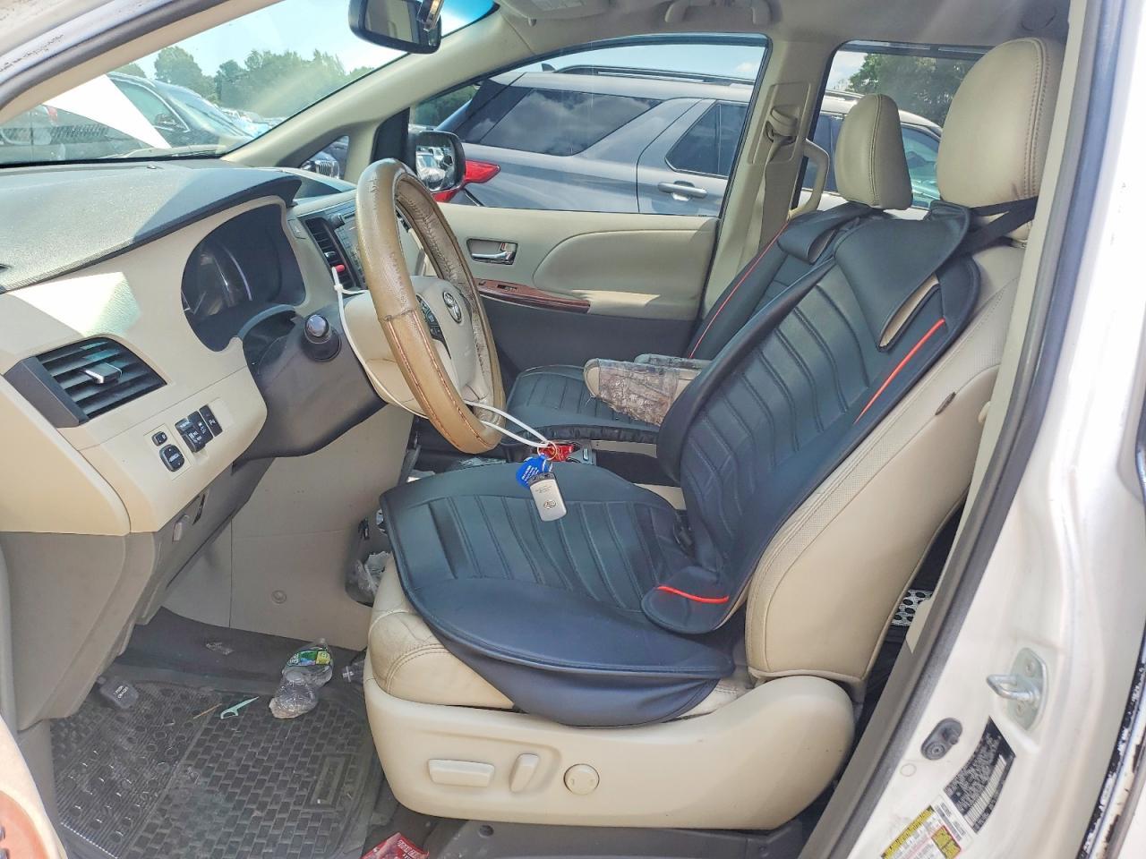 2011 Toyota Sienna Xle 8-Passenger - Image 7