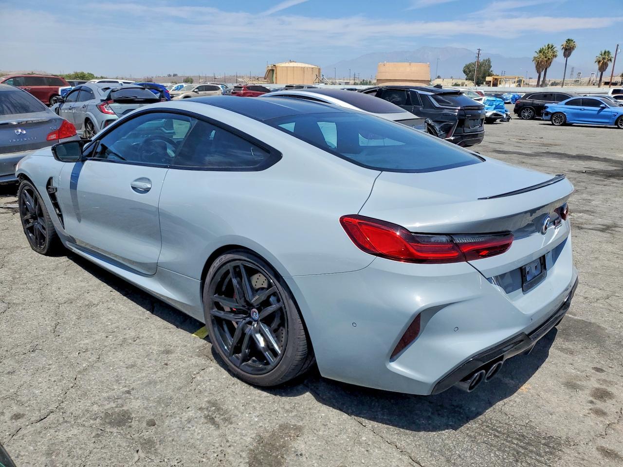 2023 BMW M8 - Фото 2
