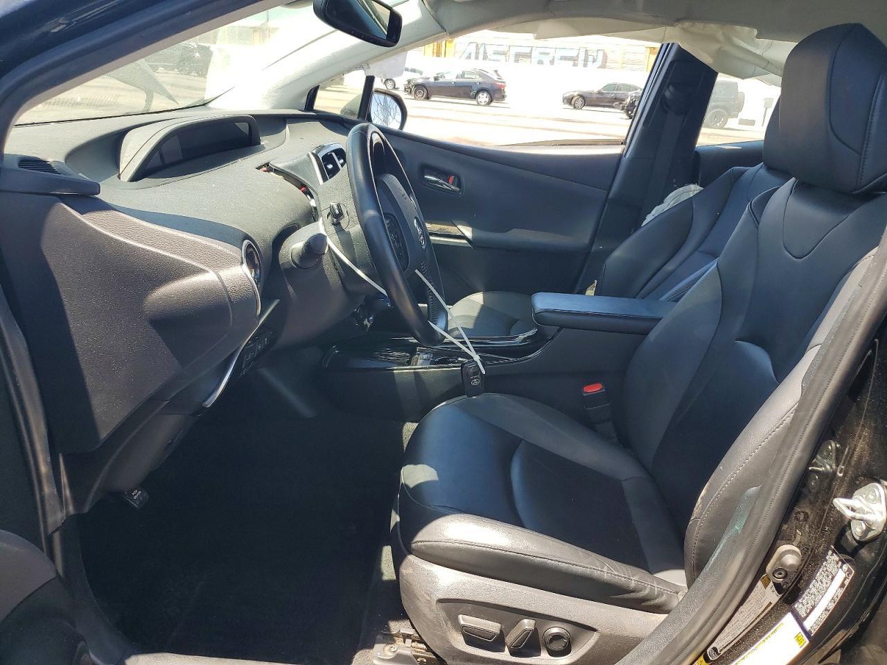 2022 Toyota Prius - Image 7