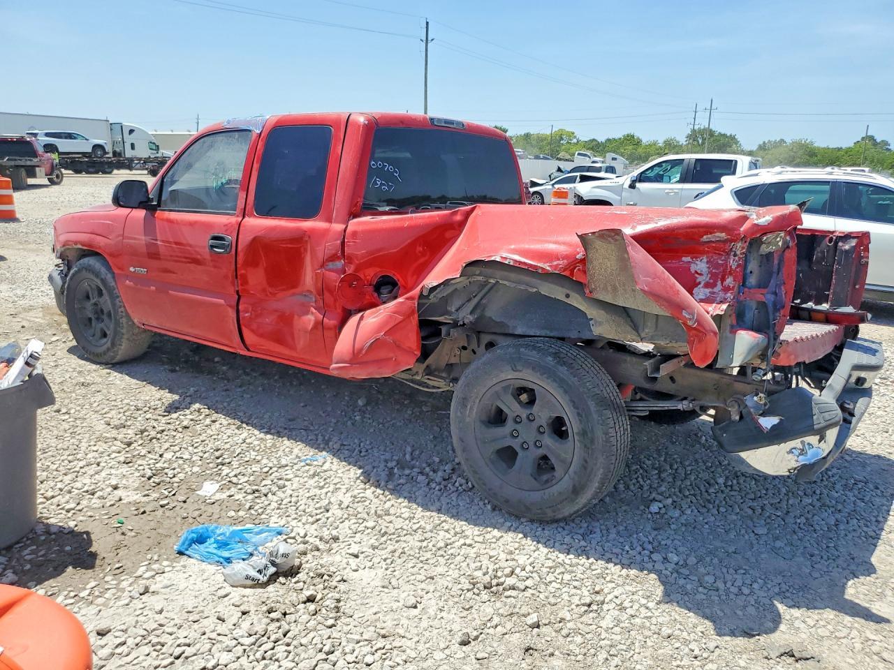 2001 Chevrolet Silverado C1500 - Image 2