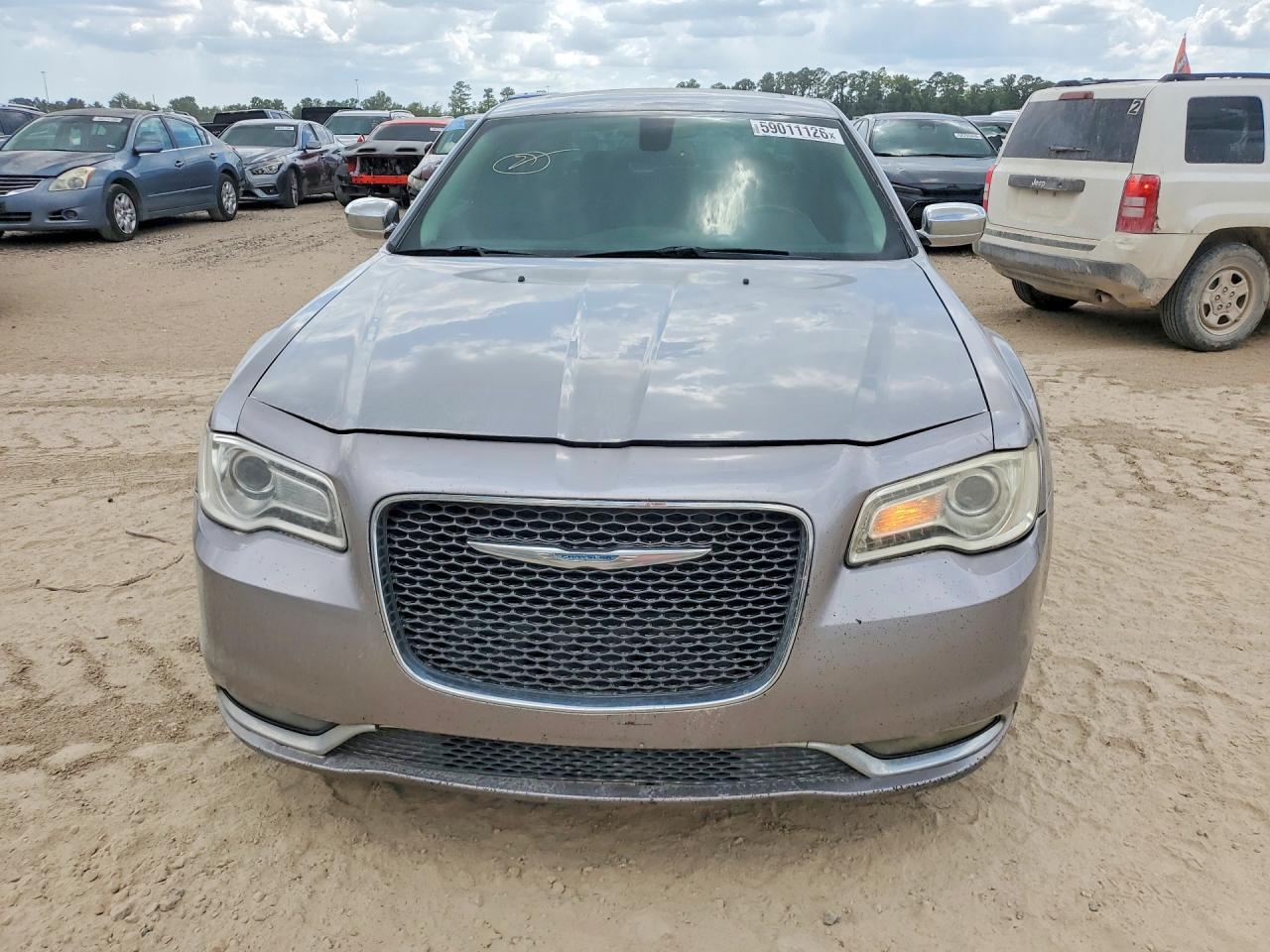 2016 Chrysler 300 - Image 5