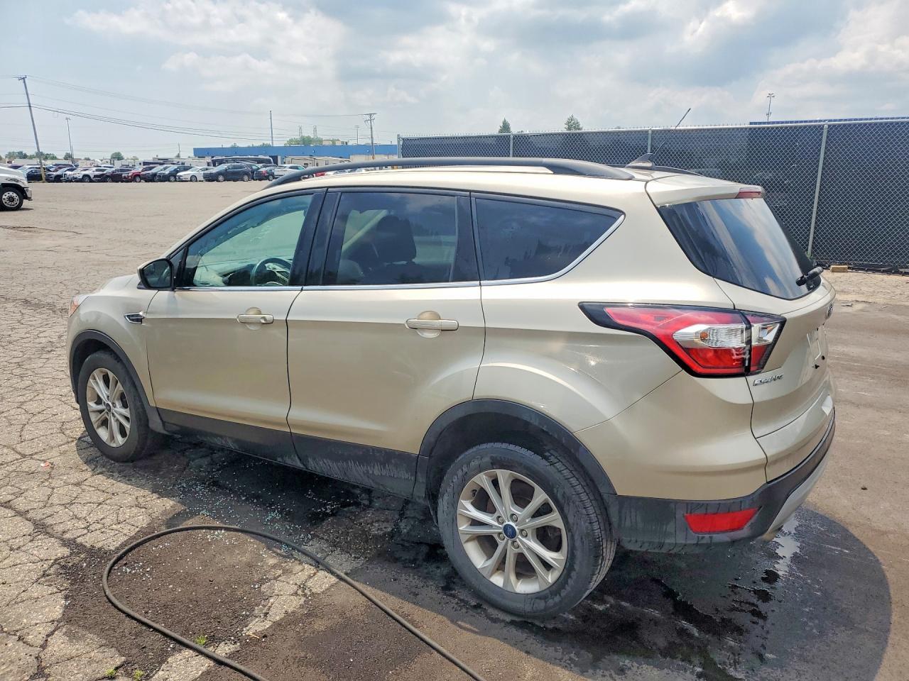2018 Ford Escape Sel - Image 2