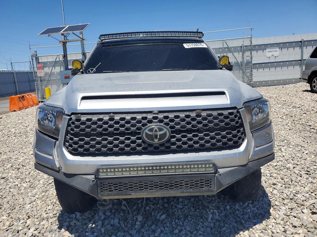 2017 Toyota Tundra Sr5 - Image 5