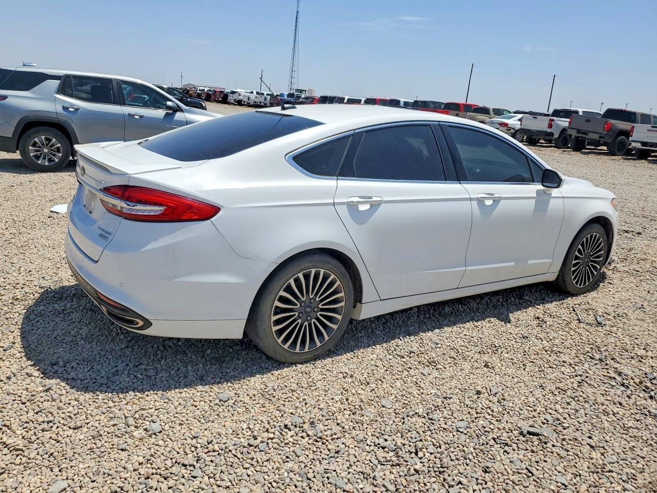2018 Ford Fusion Titanium/Platinum - Image 3