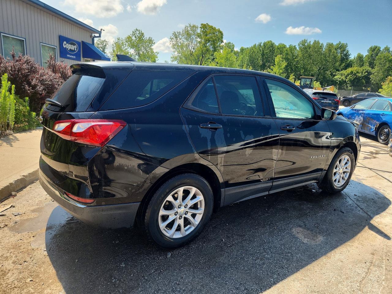 2018 Chevrolet Equinox Ls - Фото 3