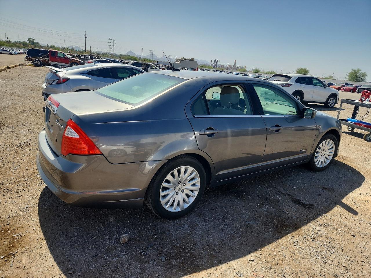 2010 Ford Fusion Hybrid - Фото 3