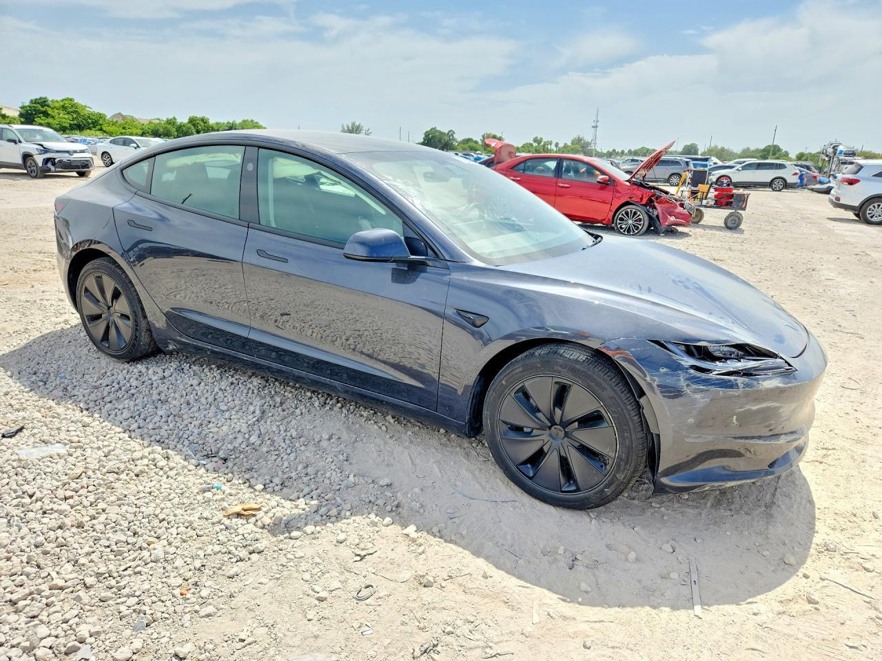 2024 Tesla Model 3 - Фото 4