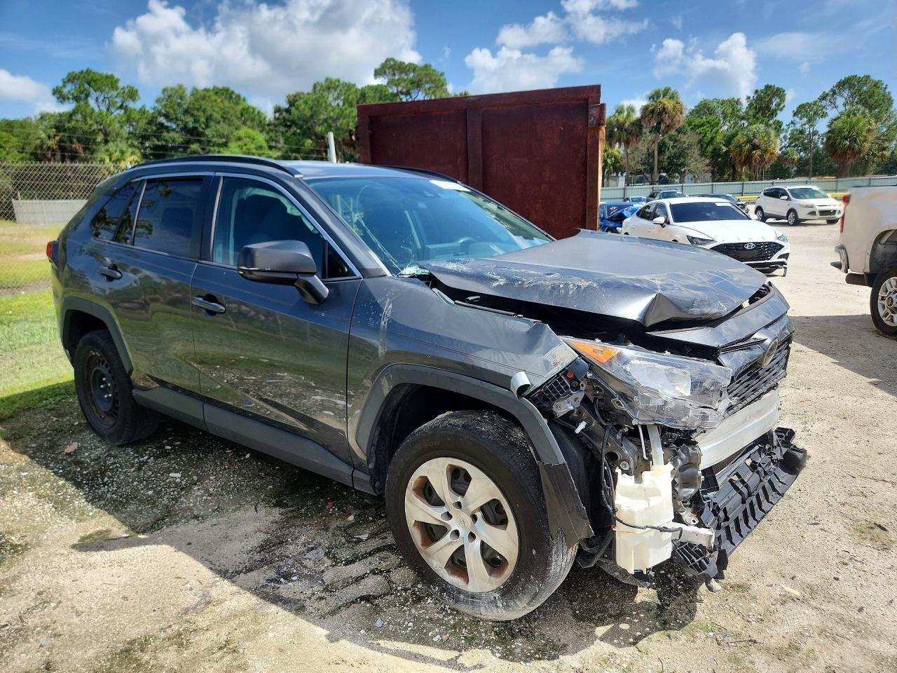 2019 Toyota Rav4 Le - Image 4
