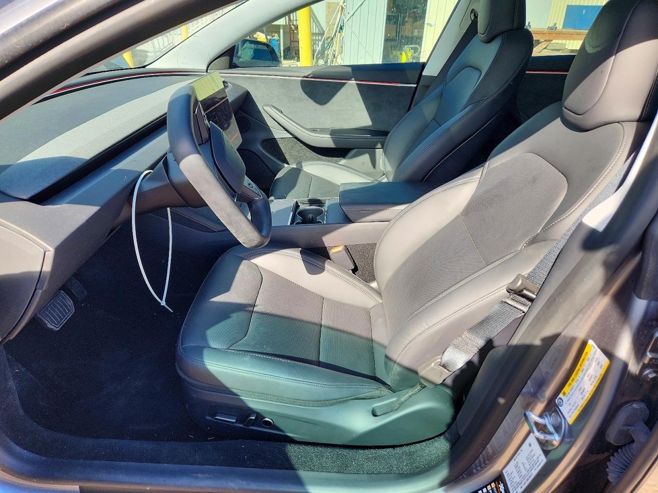 2025 Tesla Model 3 - Image 7