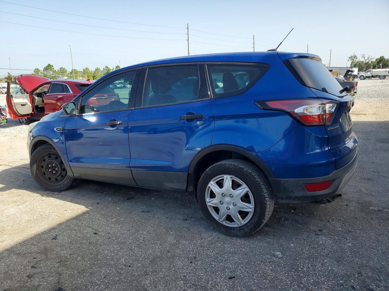 2017 Ford Escape S - Фото 2