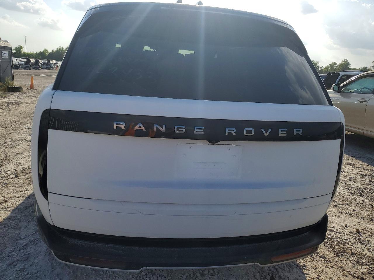 2025 Land Rover Range Rover Se - Image 6