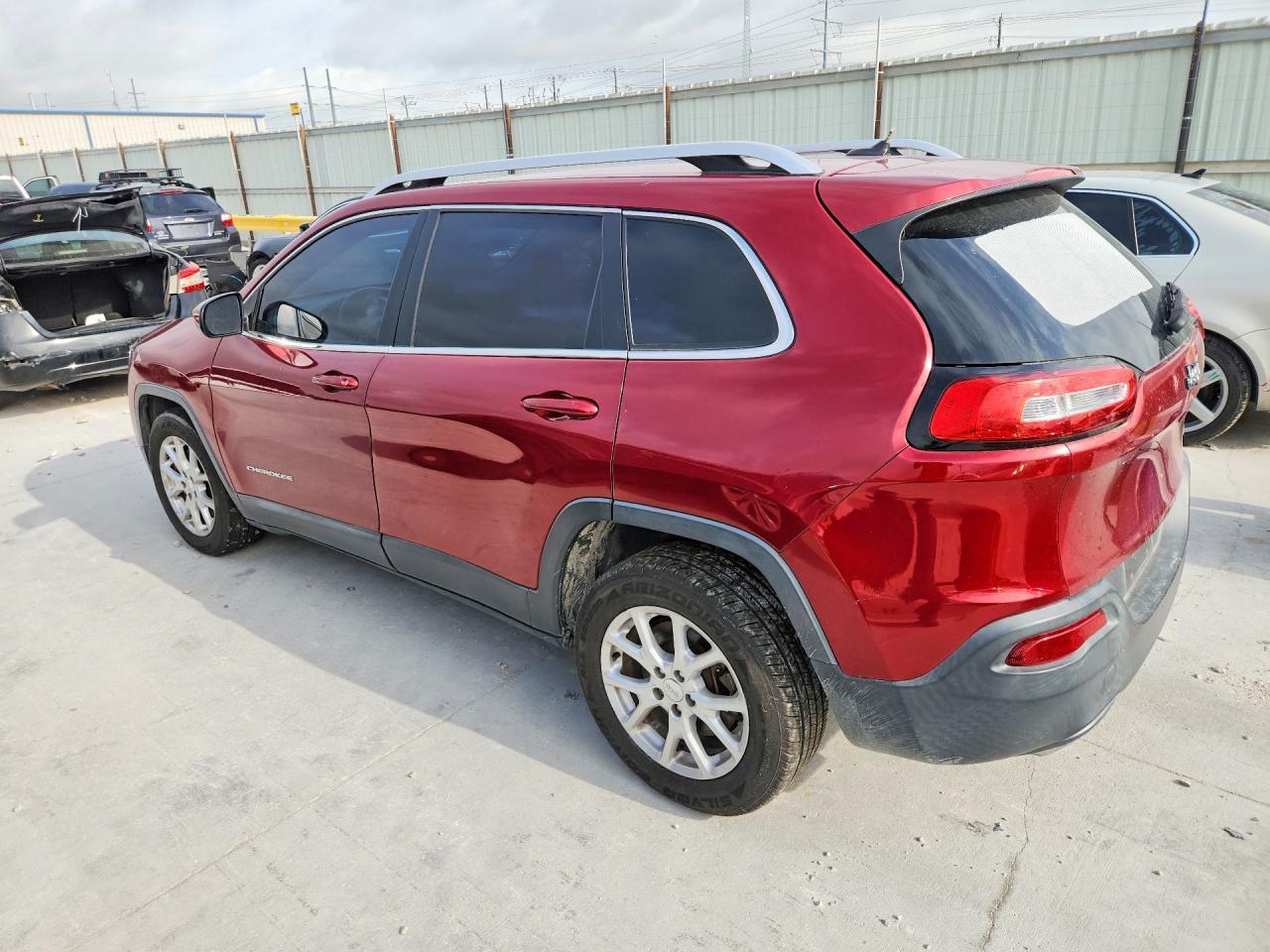 2015 Jeep Cherokee Latitude - Image 2