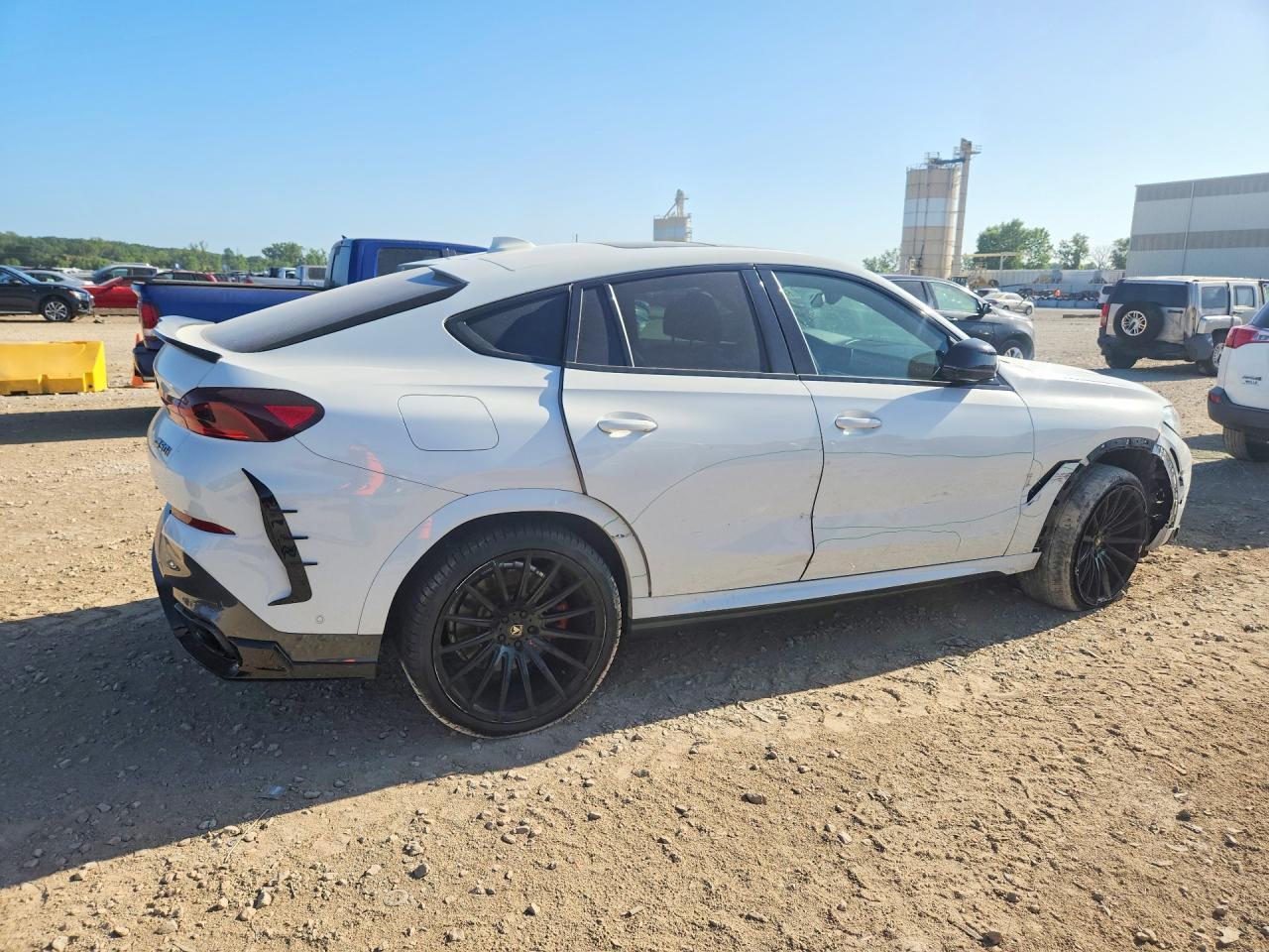 2021 BMW X6 M50I - Фото 3