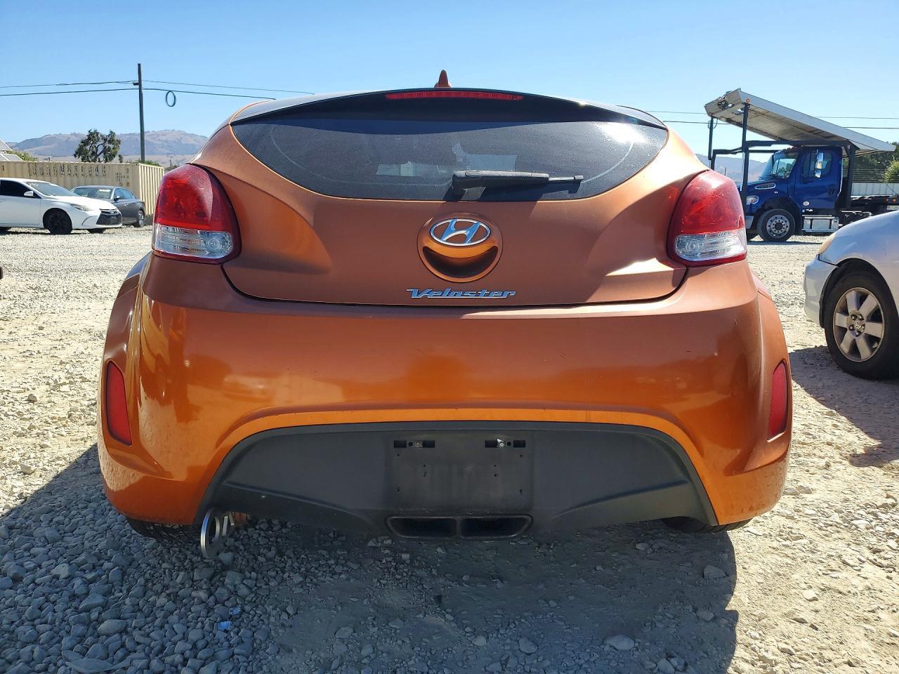 2013 Hyundai Veloster Base - Image 6