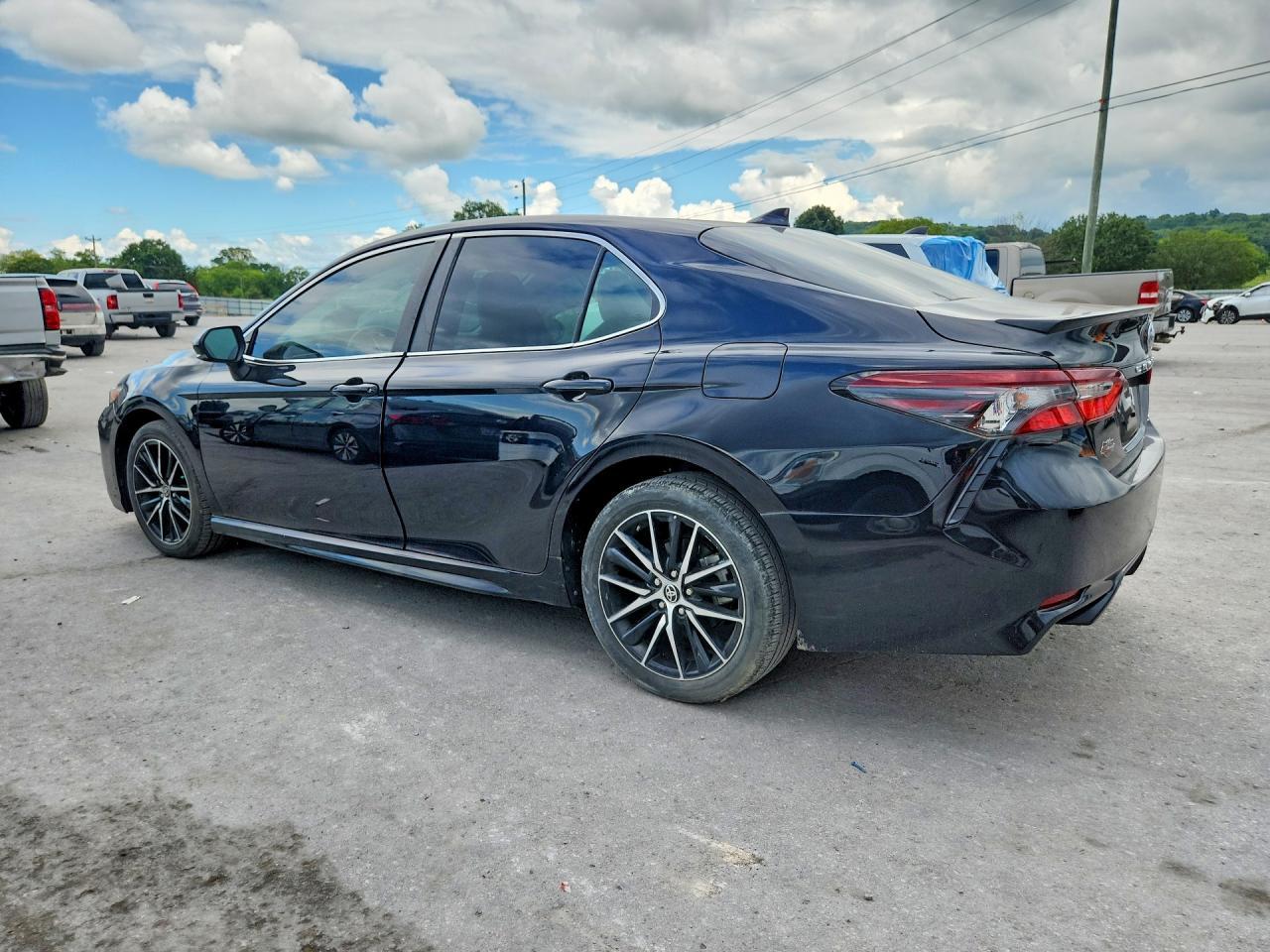 2024 Toyota Camry Se - Фото 2