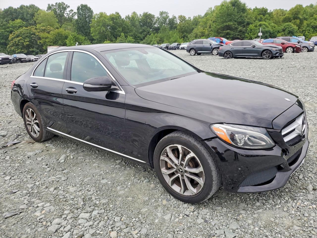2017 Mercedes-Benz C 300 4Matic - Фото 4