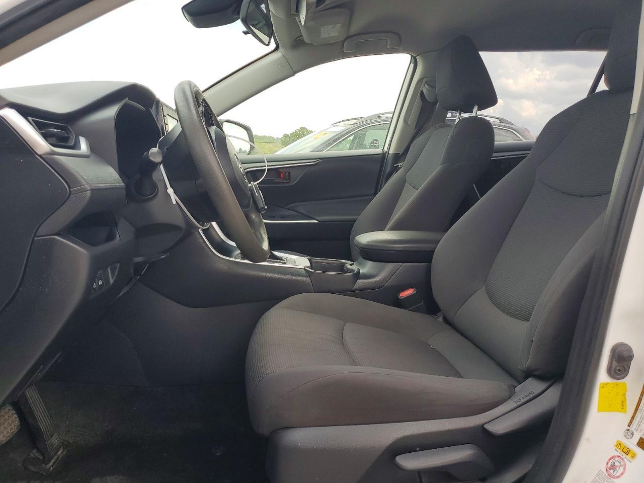 2019 Toyota Rav4 Le - Image 7