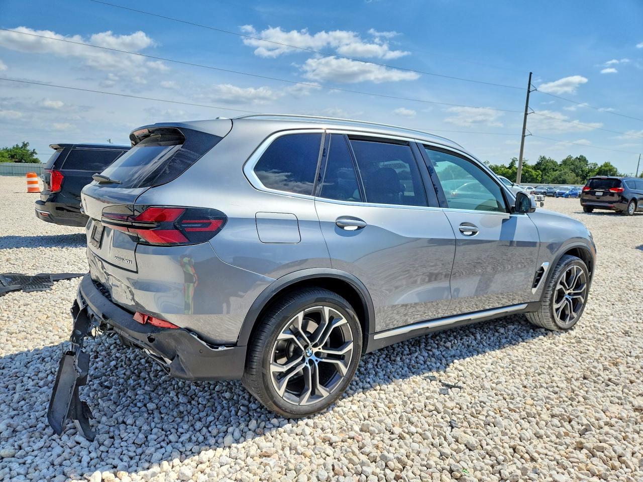 2026 BMW X5 xDrive40I - Фото 3