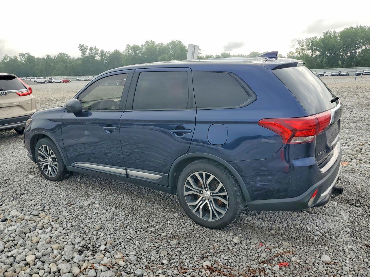 2018 Mitsubishi Outlander Es - Фото 2