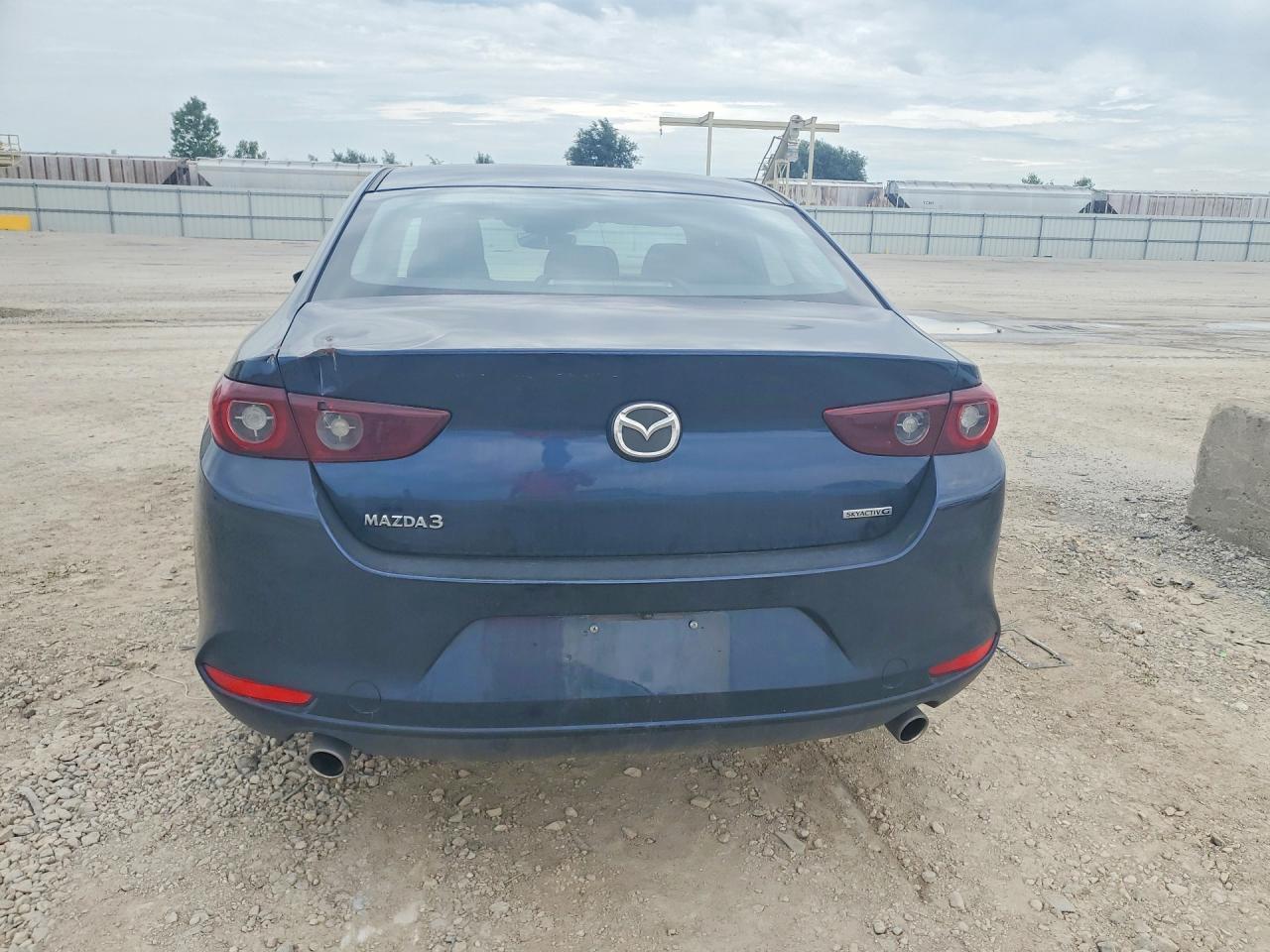 2025 Mazda 3 Preferred - Image 6