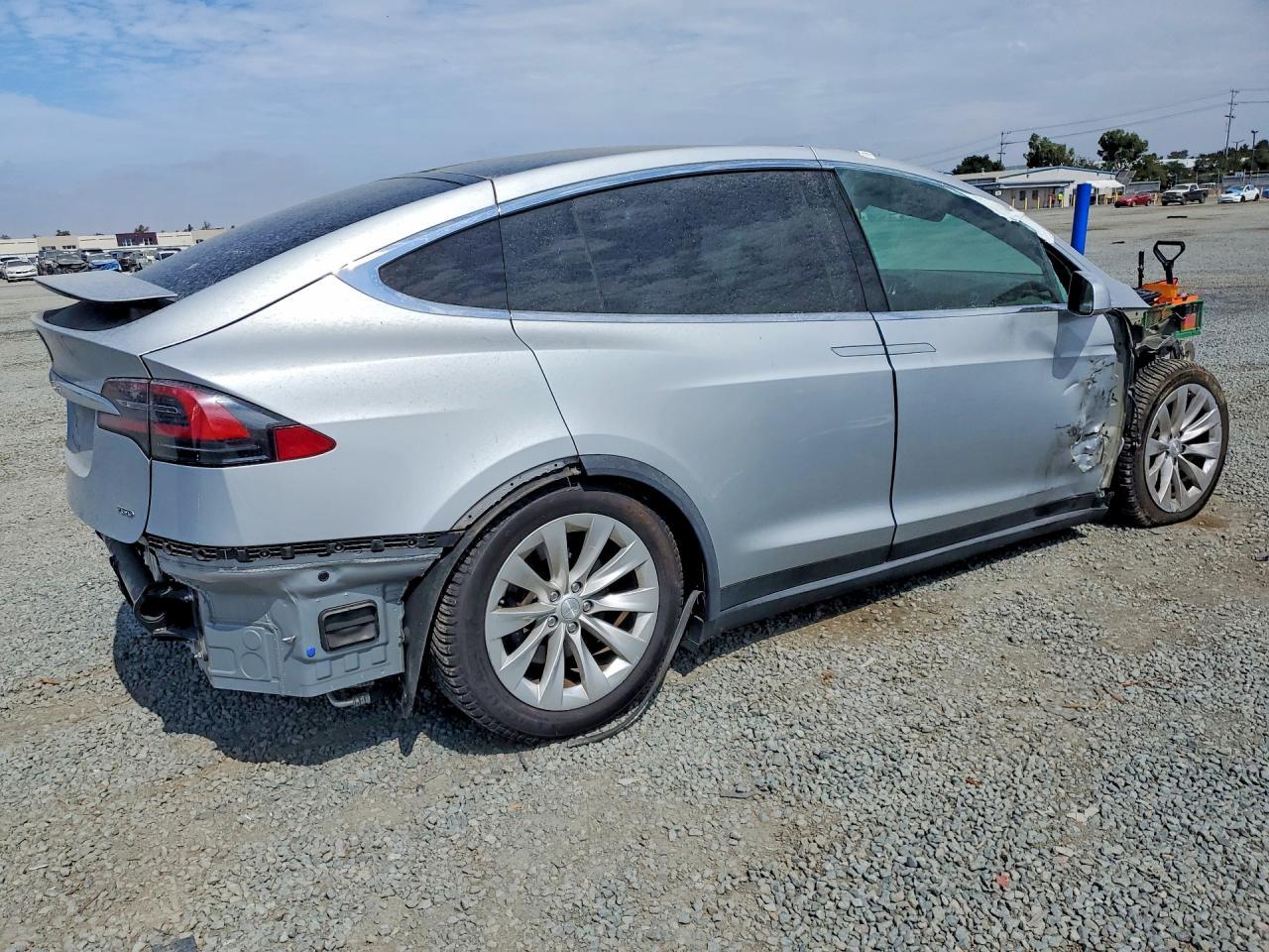 2016 Tesla Model X - Image 3