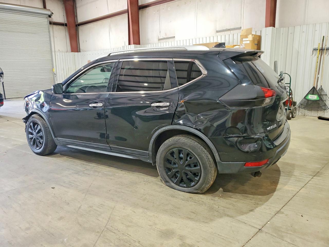 2017 Nissan Rogue S - Фото 2