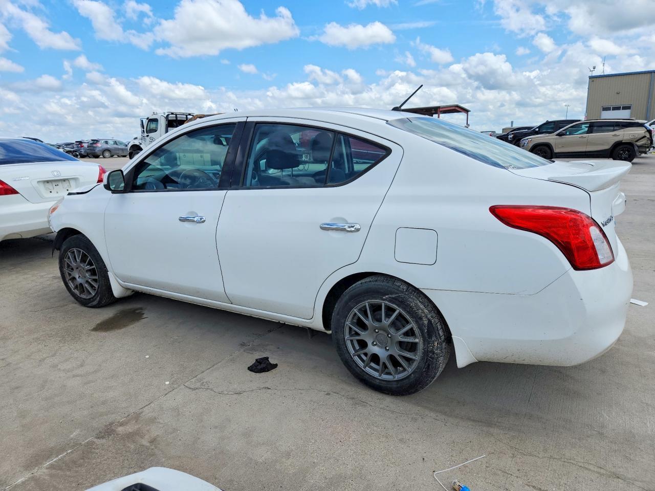 2014 Nissan Versa 1.6 Sv - Фото 2