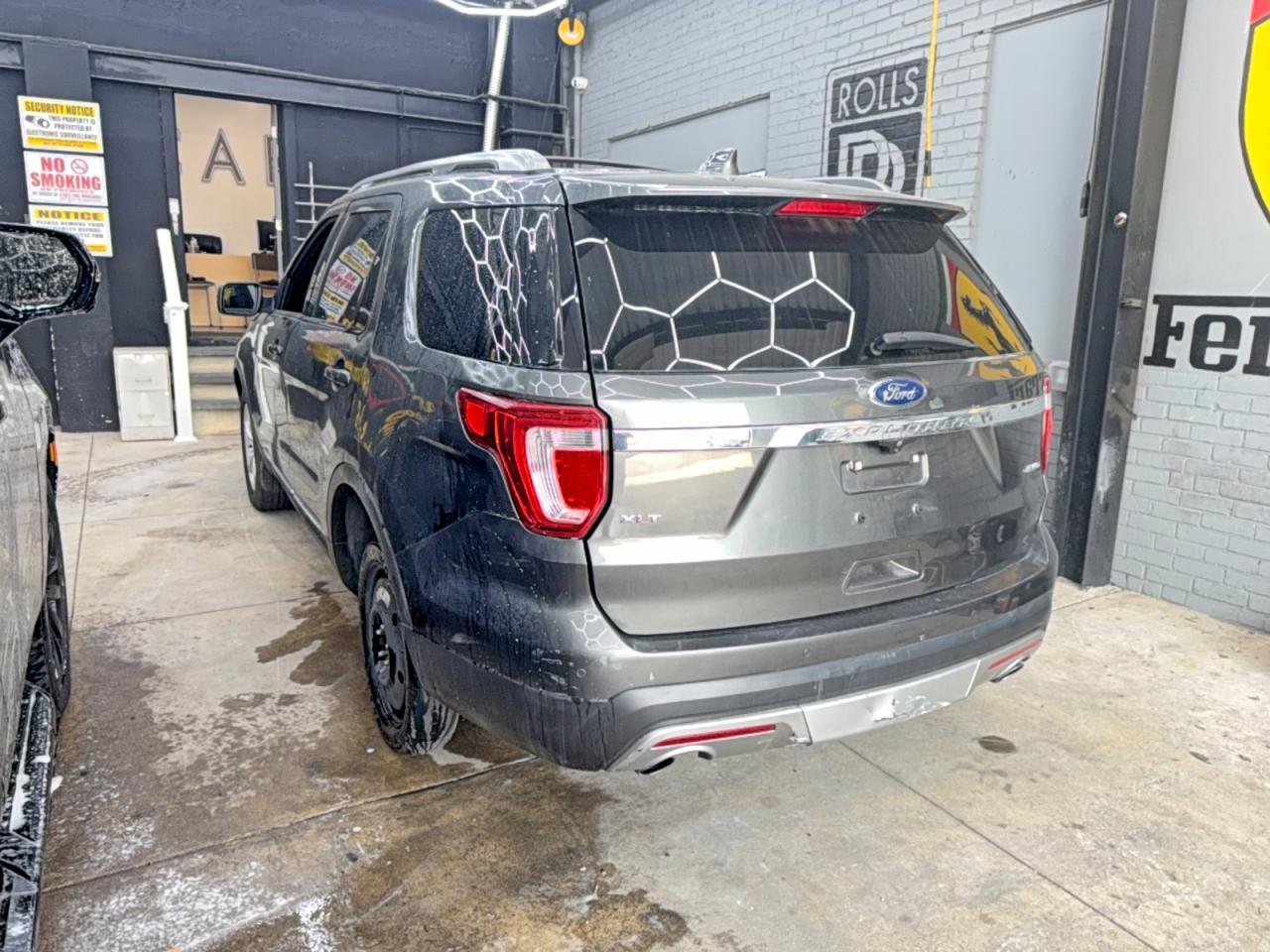 2017 Ford Explorer Xlt - Фото 3