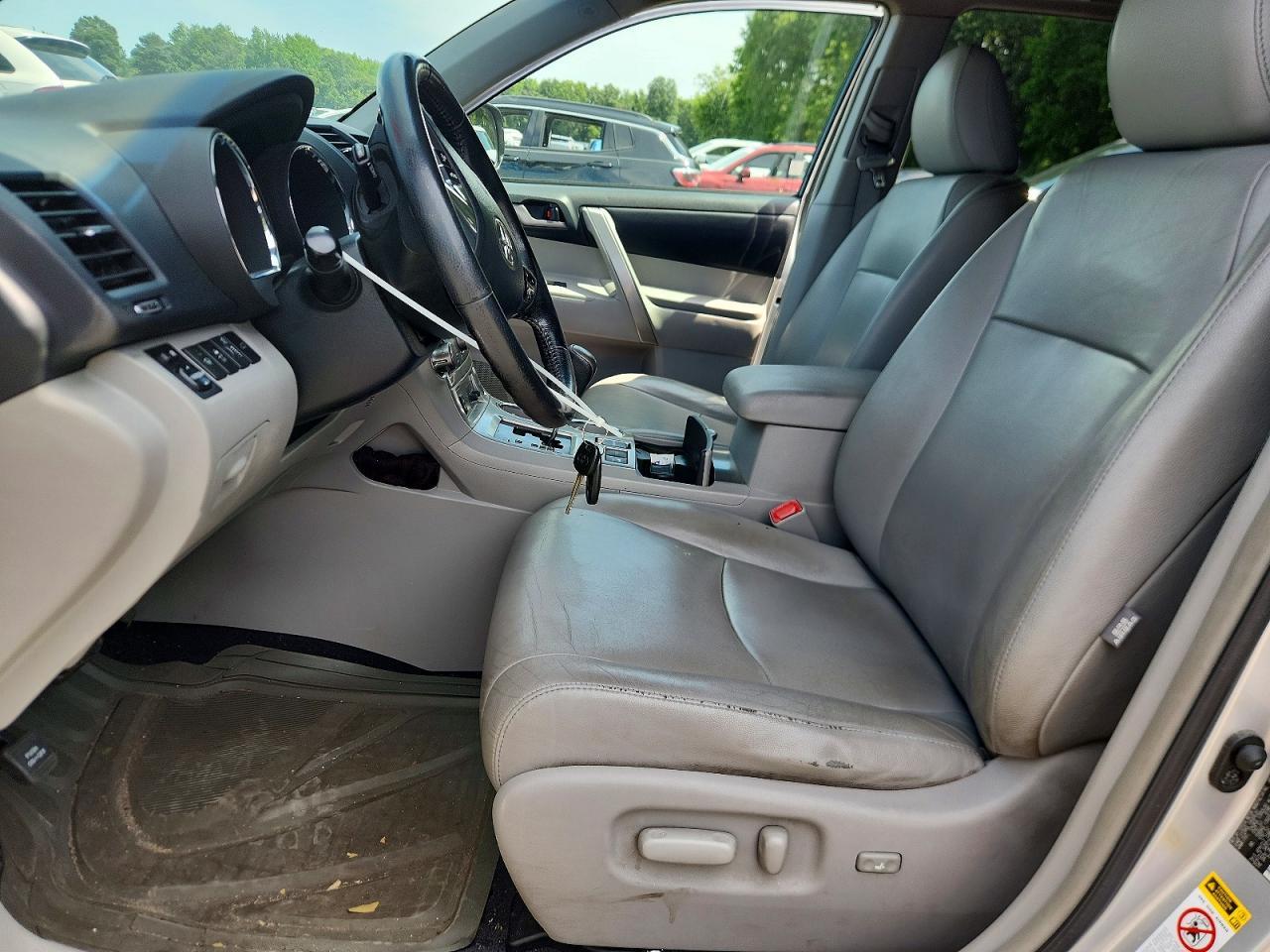 2013 Toyota Highlander Se - Image 7