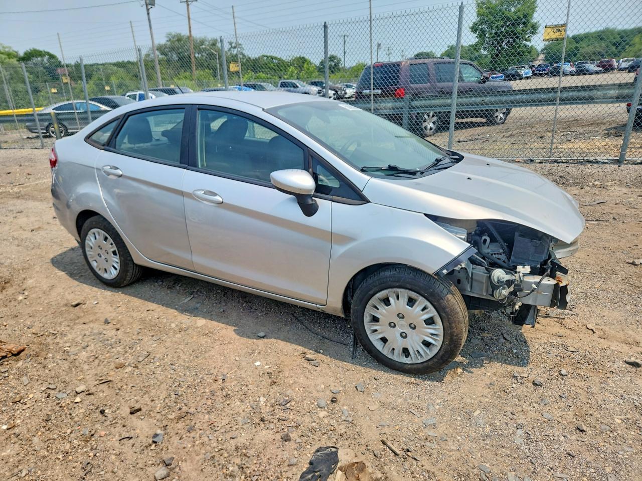 2017 Ford Fiesta S - Image 4