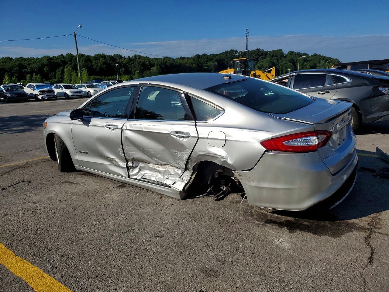 2015 Ford Fusion Se Hybrid - Фото 2