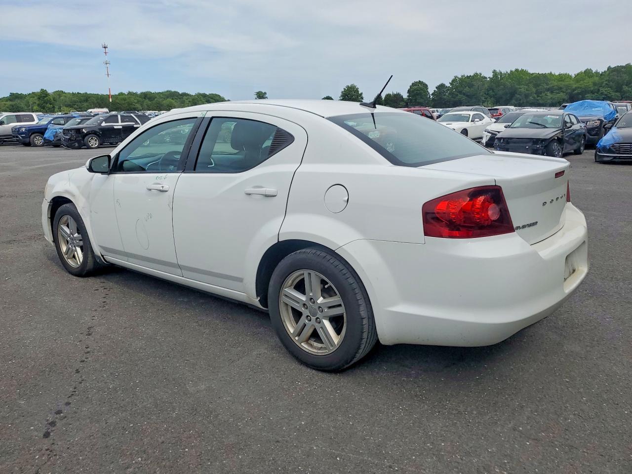 2013 Dodge Avenger Sxt - Фото 2