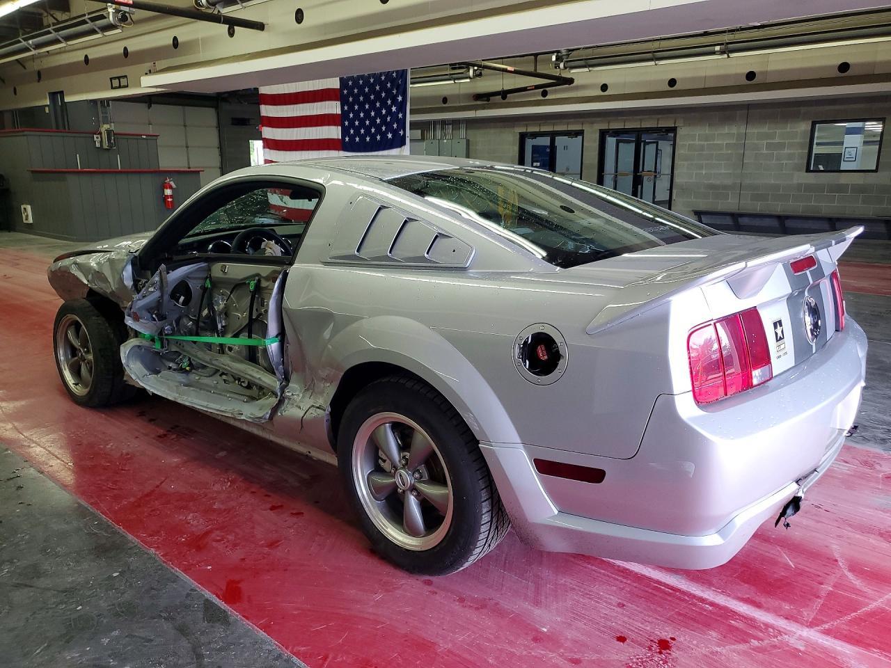 2005 Ford Mustang Gt - Image 2