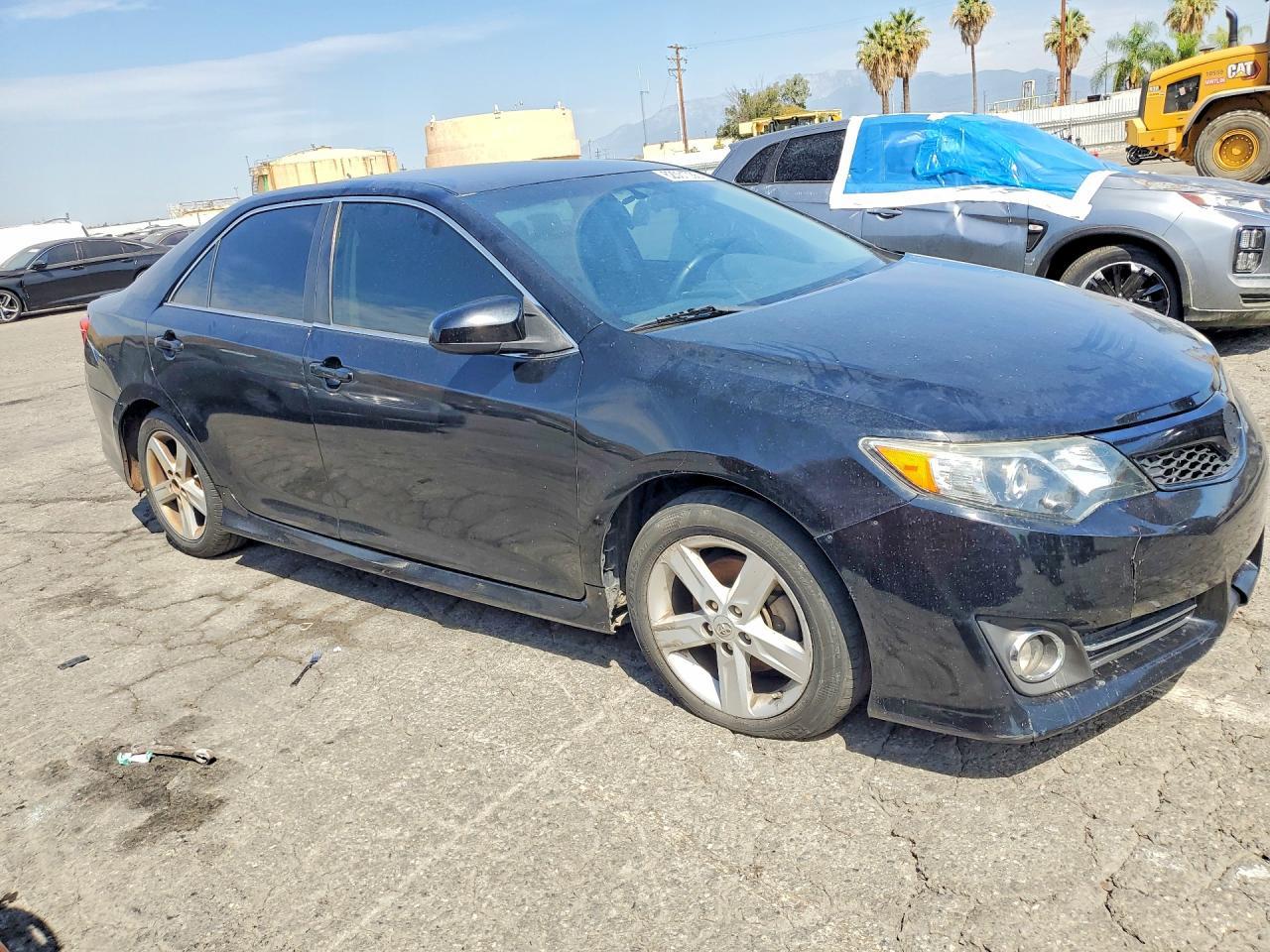 2014 Toyota Camry Se - Image 4