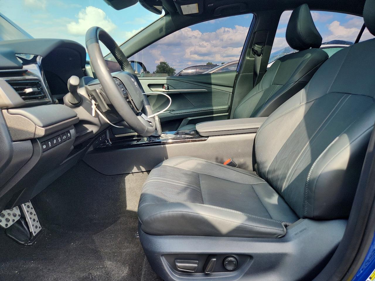 2025 Toyota Camry Xse - Image 7