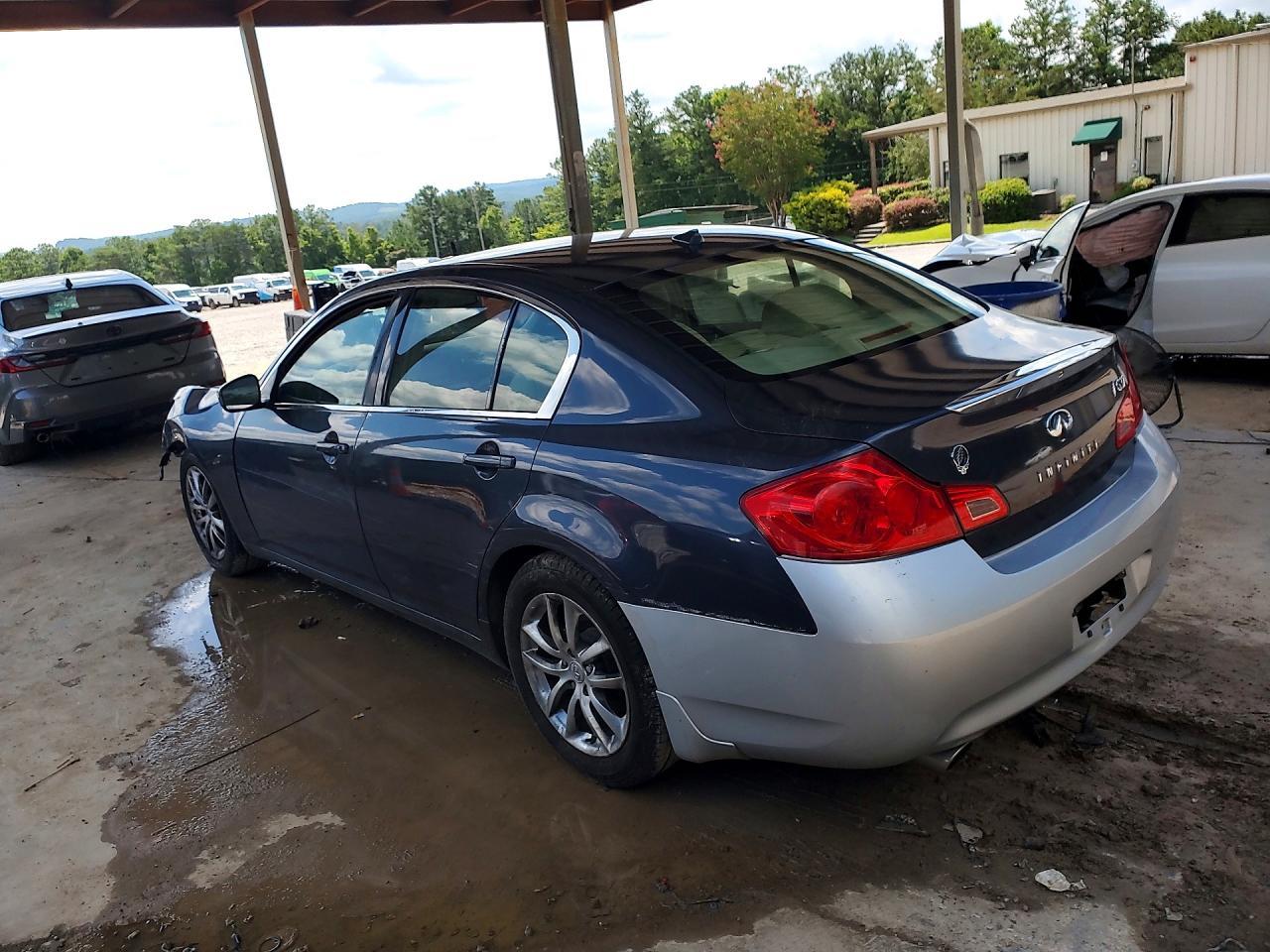 2009 Infiniti G37 Sedan Base - Image 2