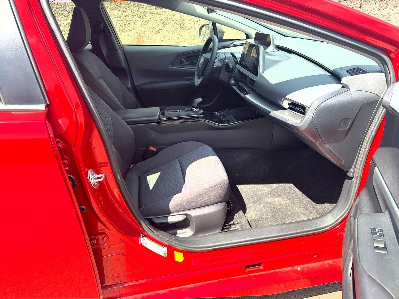 2025 Toyota Prius Le - Фото 5