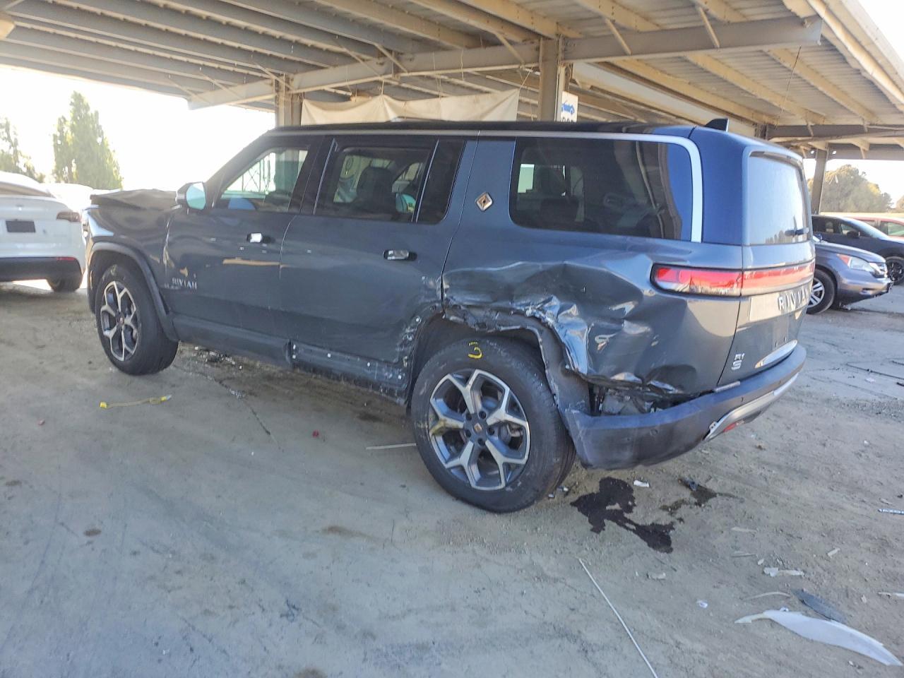 2024 Rivian R1S Adventure - Image 2