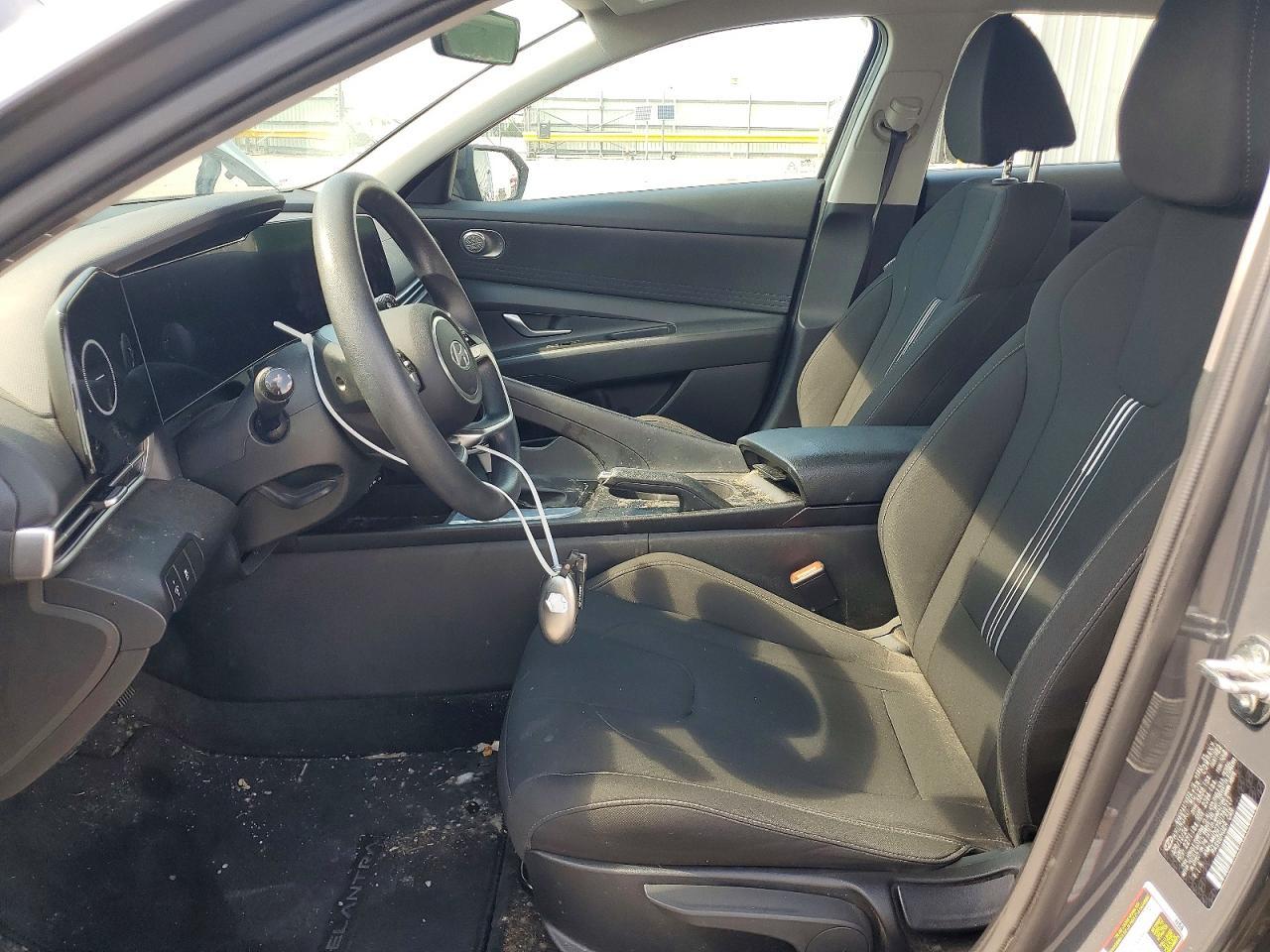 2024 Hyundai Elantra - Image 7
