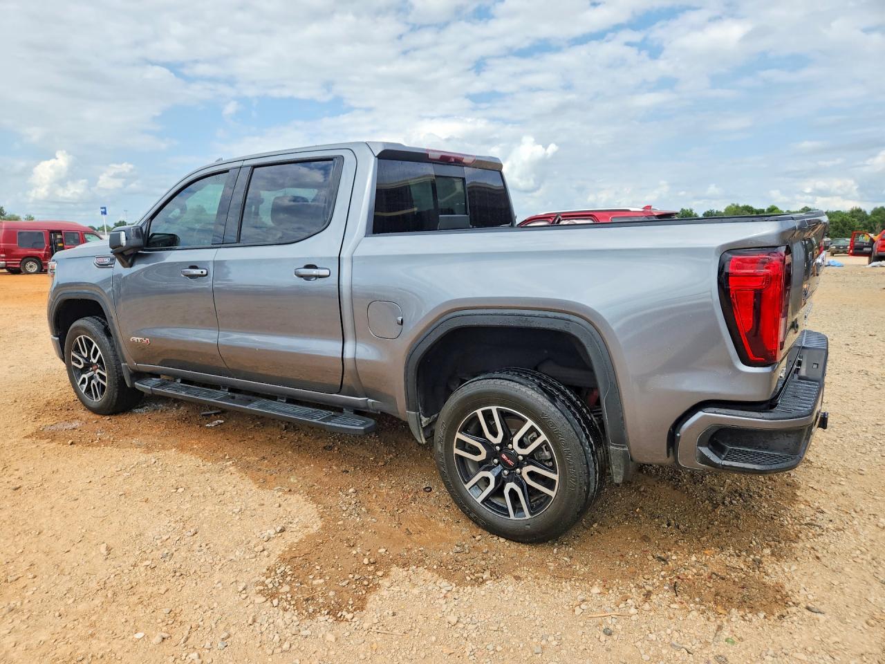 2019 GMC Sierra K1500 At4 - Фото 2