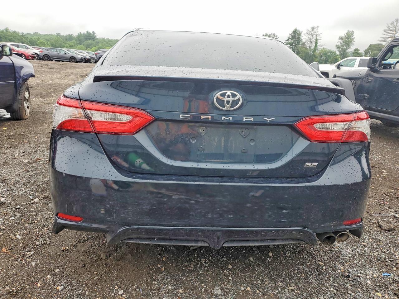 2018 Toyota Camry Se - Image 6