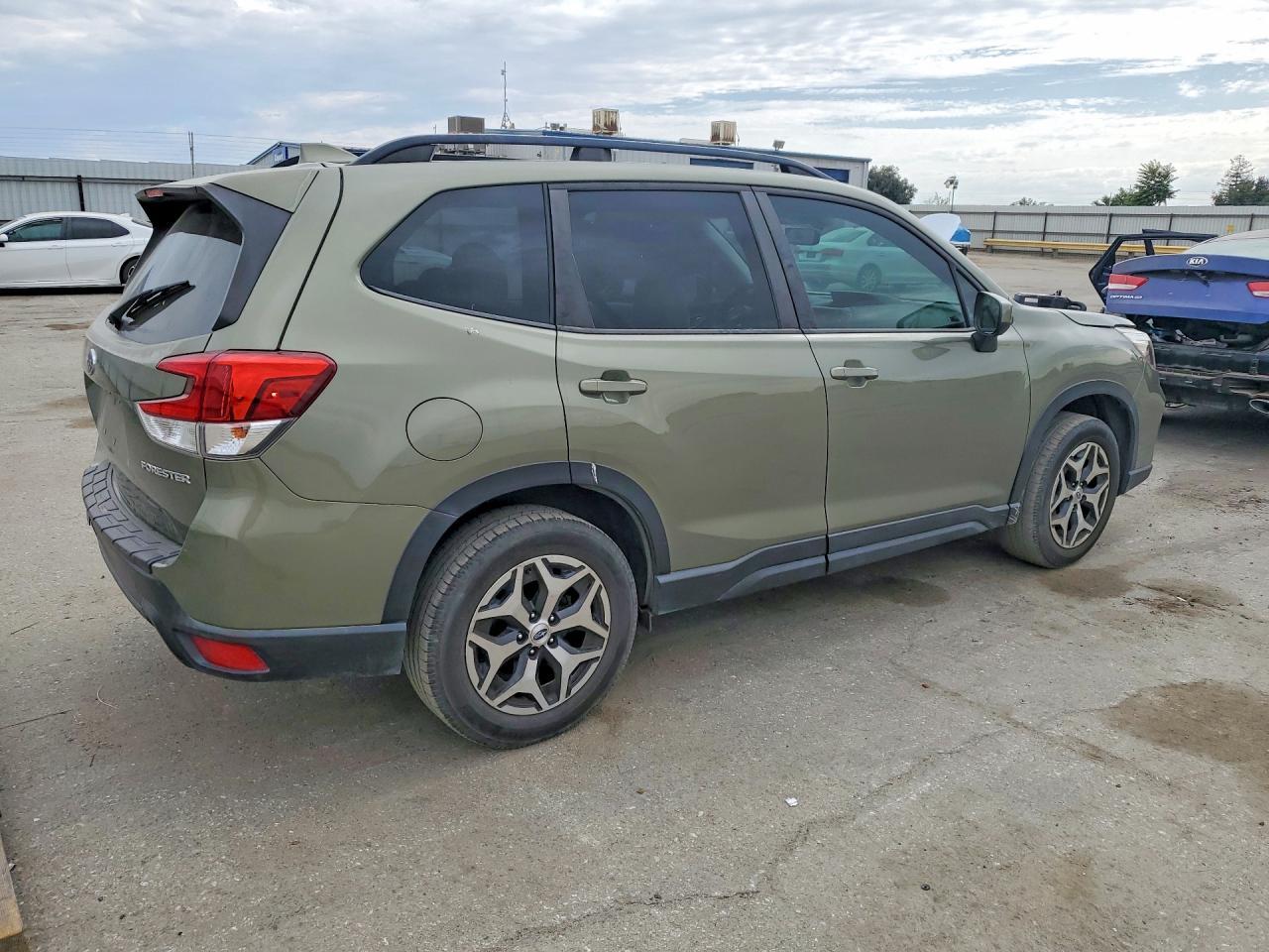 2019 Subaru Forester Premium - Фото 3