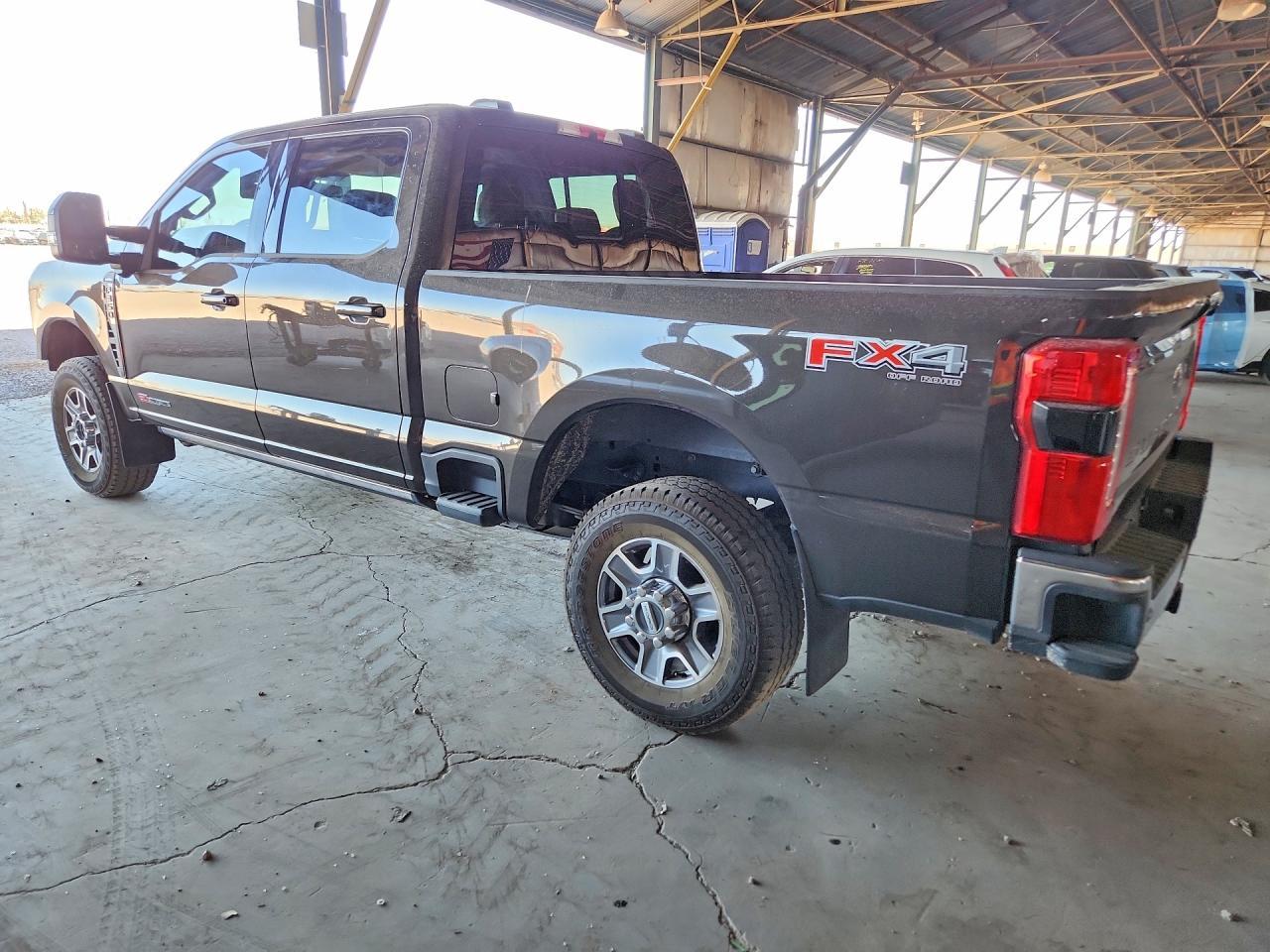 2025 Ford F350 Super Duty - Фото 2