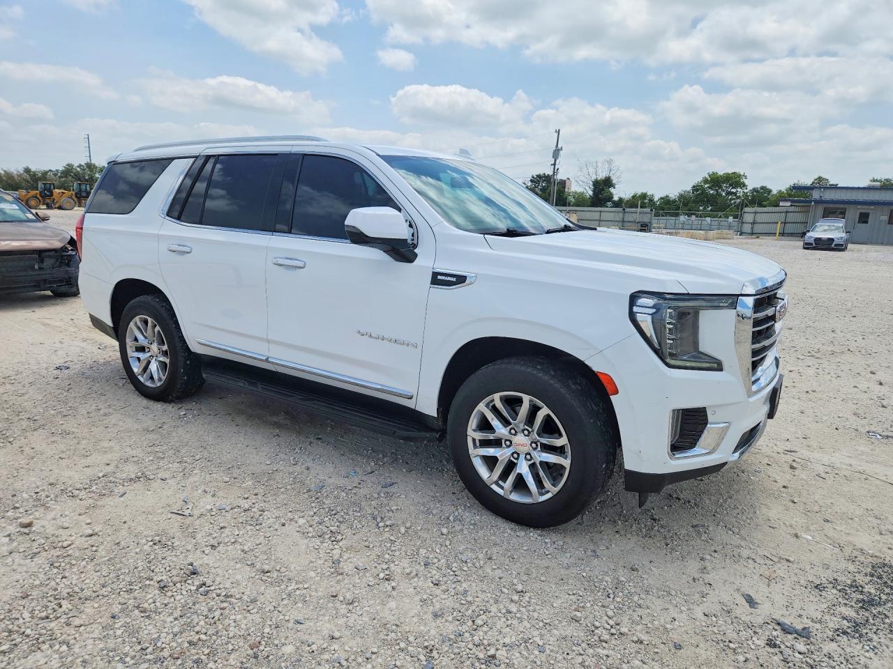 2022 GMC Yukon Slt - Image 4