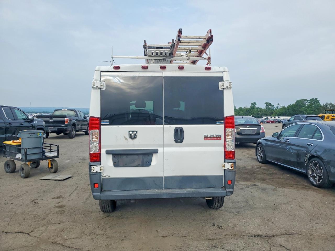 2015 Ram Promaster 1500 Delivery Van - Фото 6