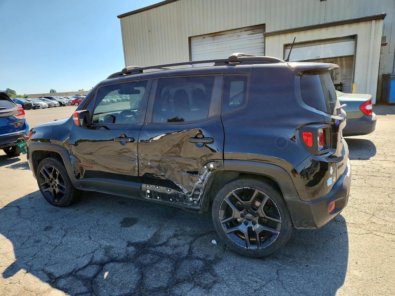 2020 Jeep Renegade Latitude - Image 2