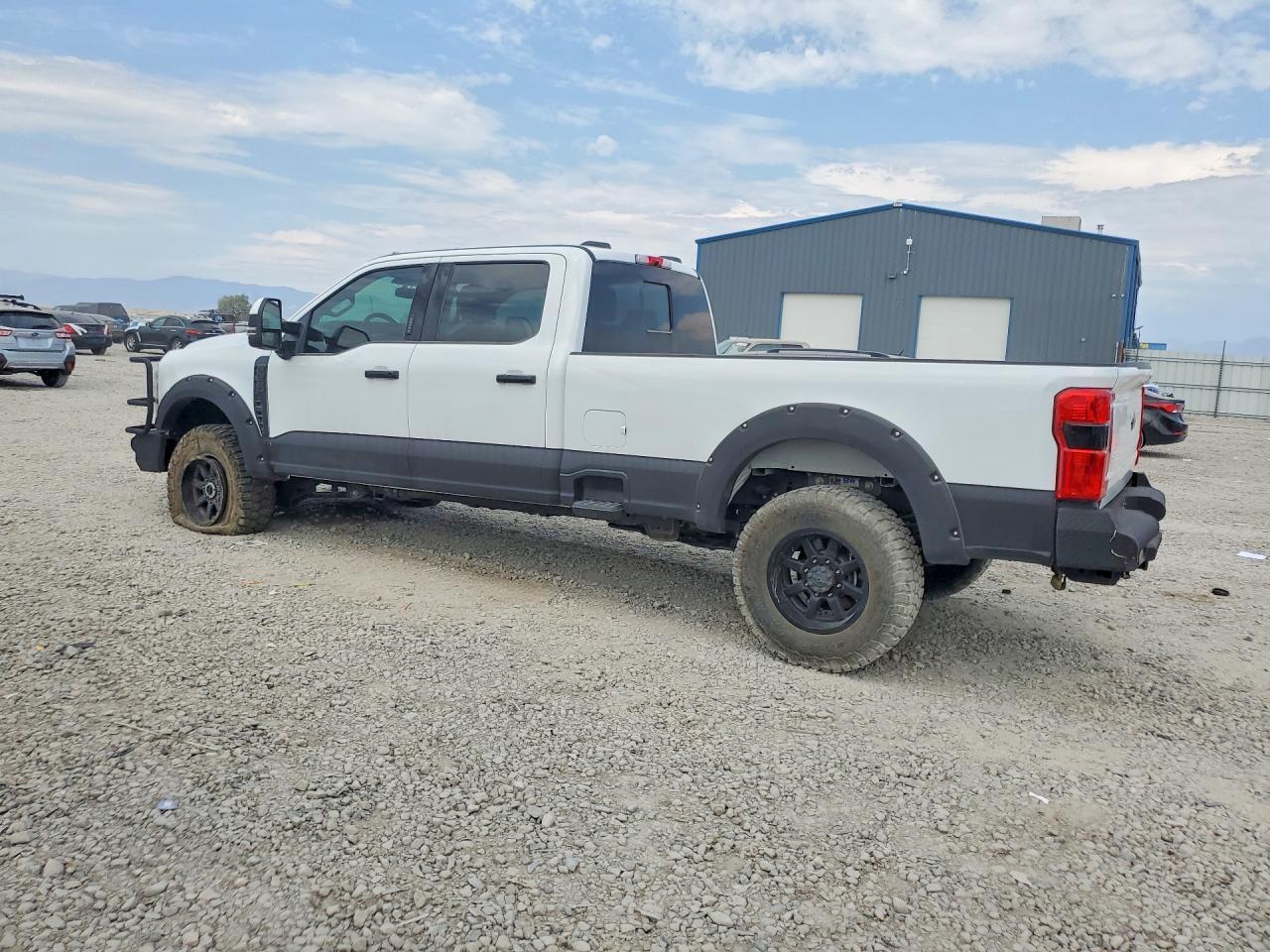 2024 Ford F350 Super Duty - Фото 2