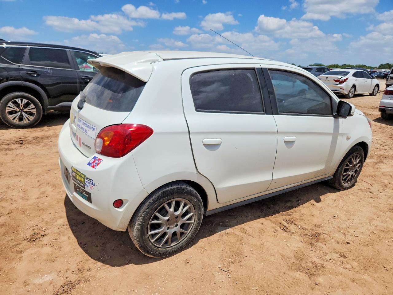 2014 Mitsubishi Mirage De - Image 3